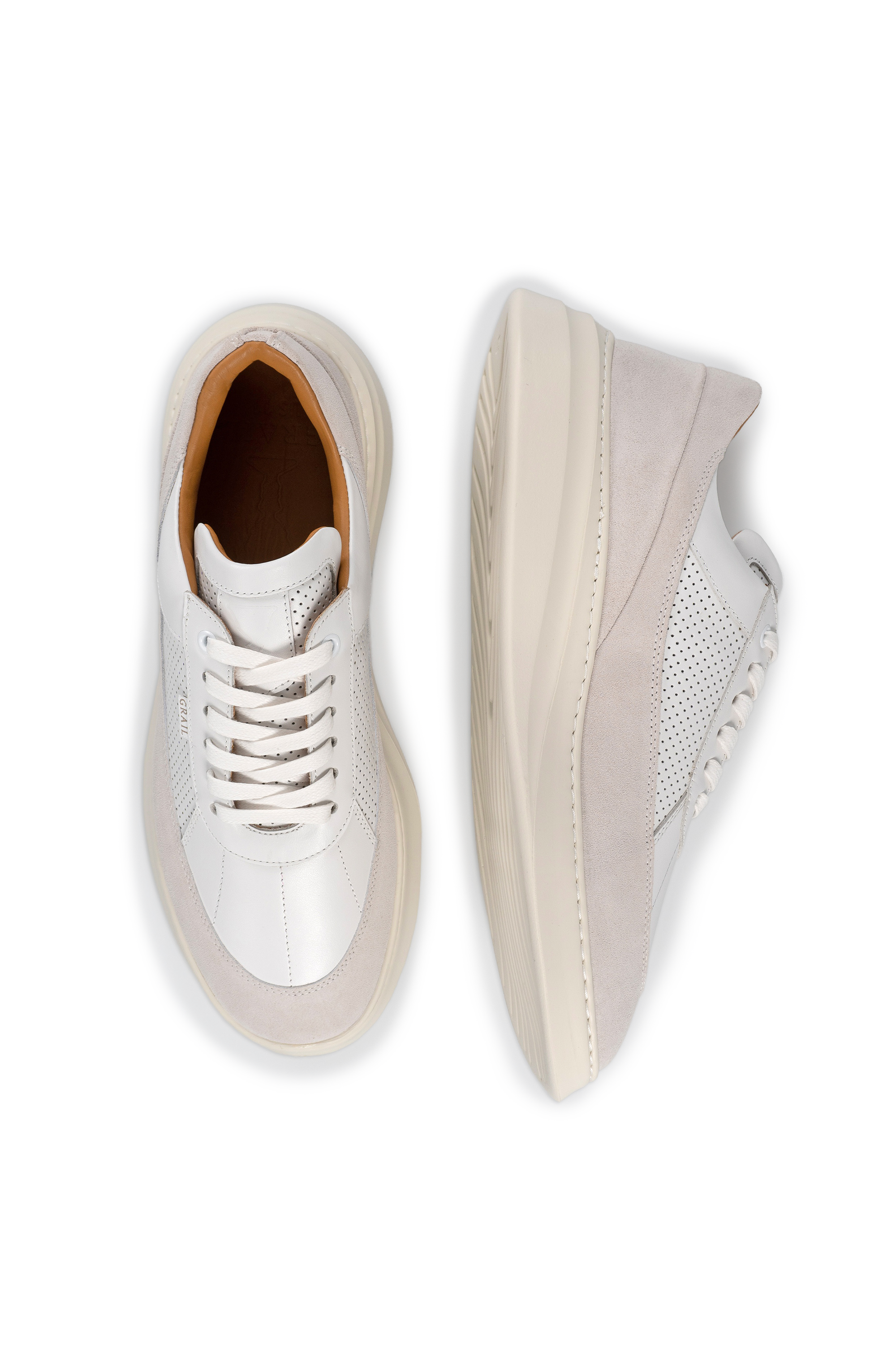 Showman Mens Sneaker In White Stone