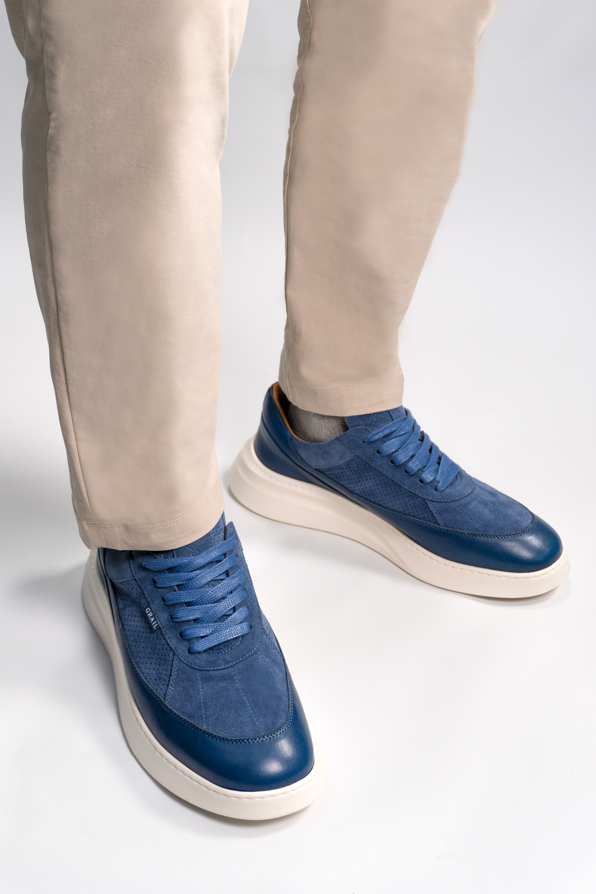 Showman Mens Sneaker In Navy