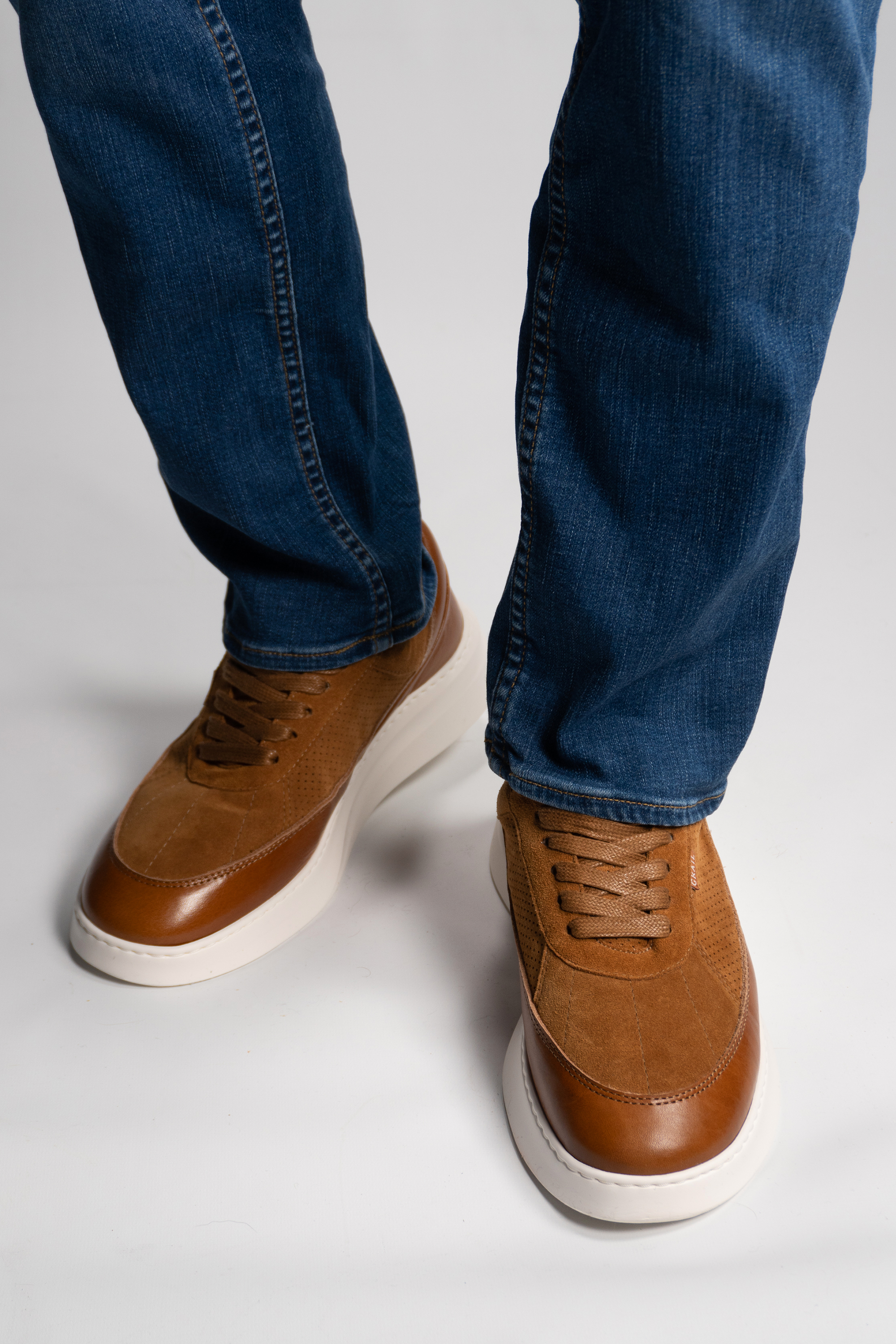 Showman Mens Sneaker In Cognac