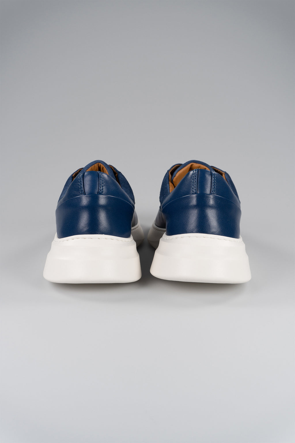 Showman Mens Sneaker In Navy