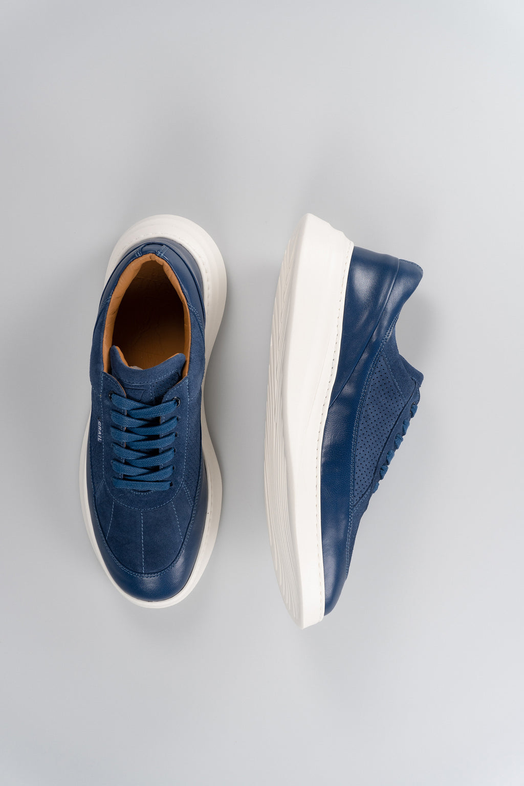 Showman Mens Sneaker In Navy