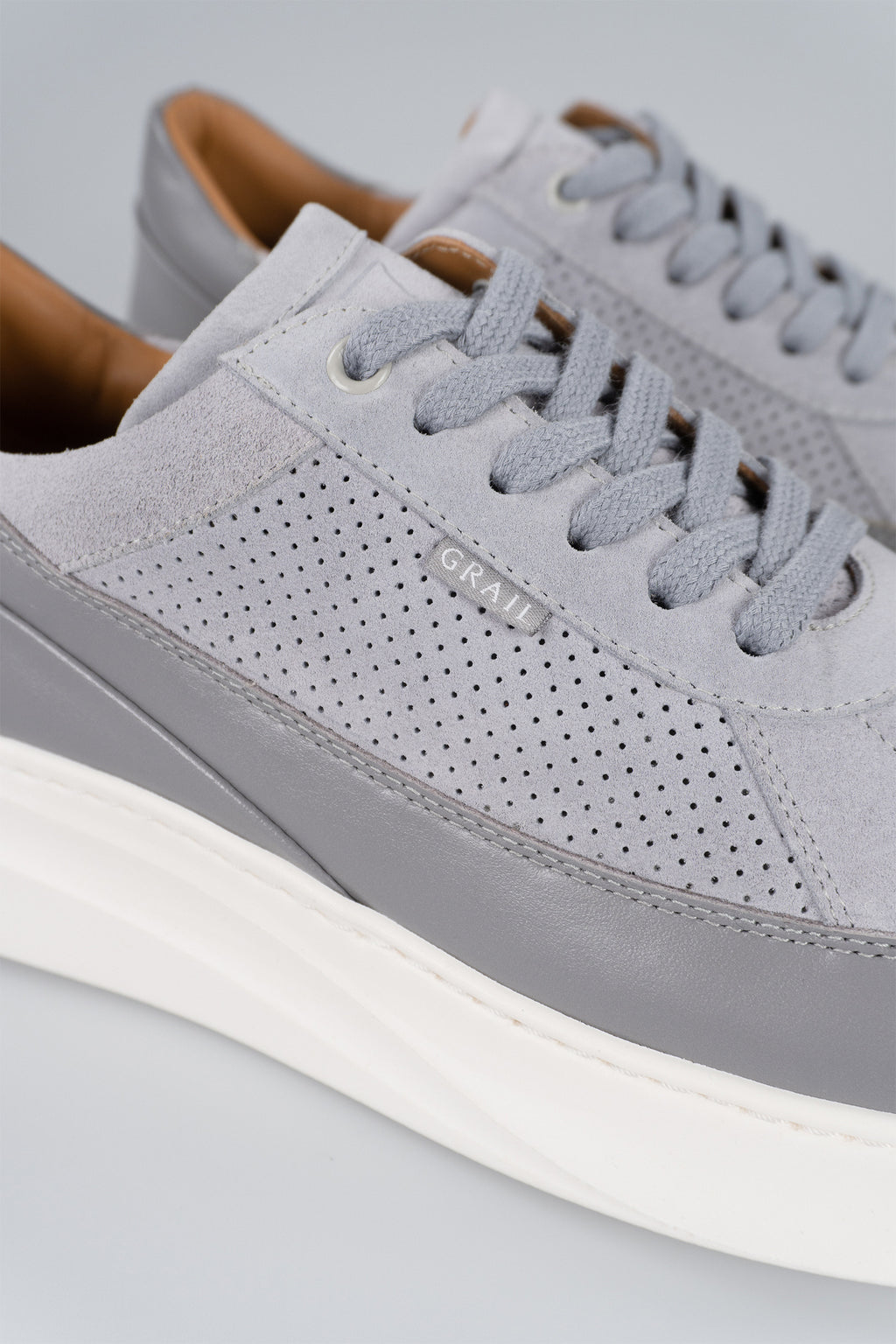 Showman Mens Sneaker In Gray