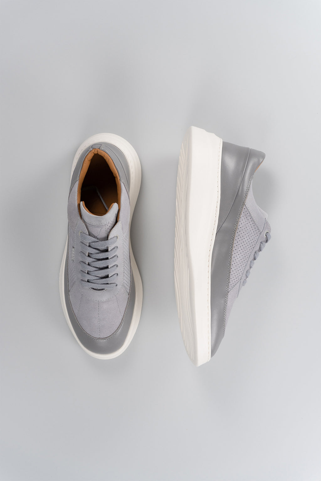 Showman Mens Sneaker In Gray