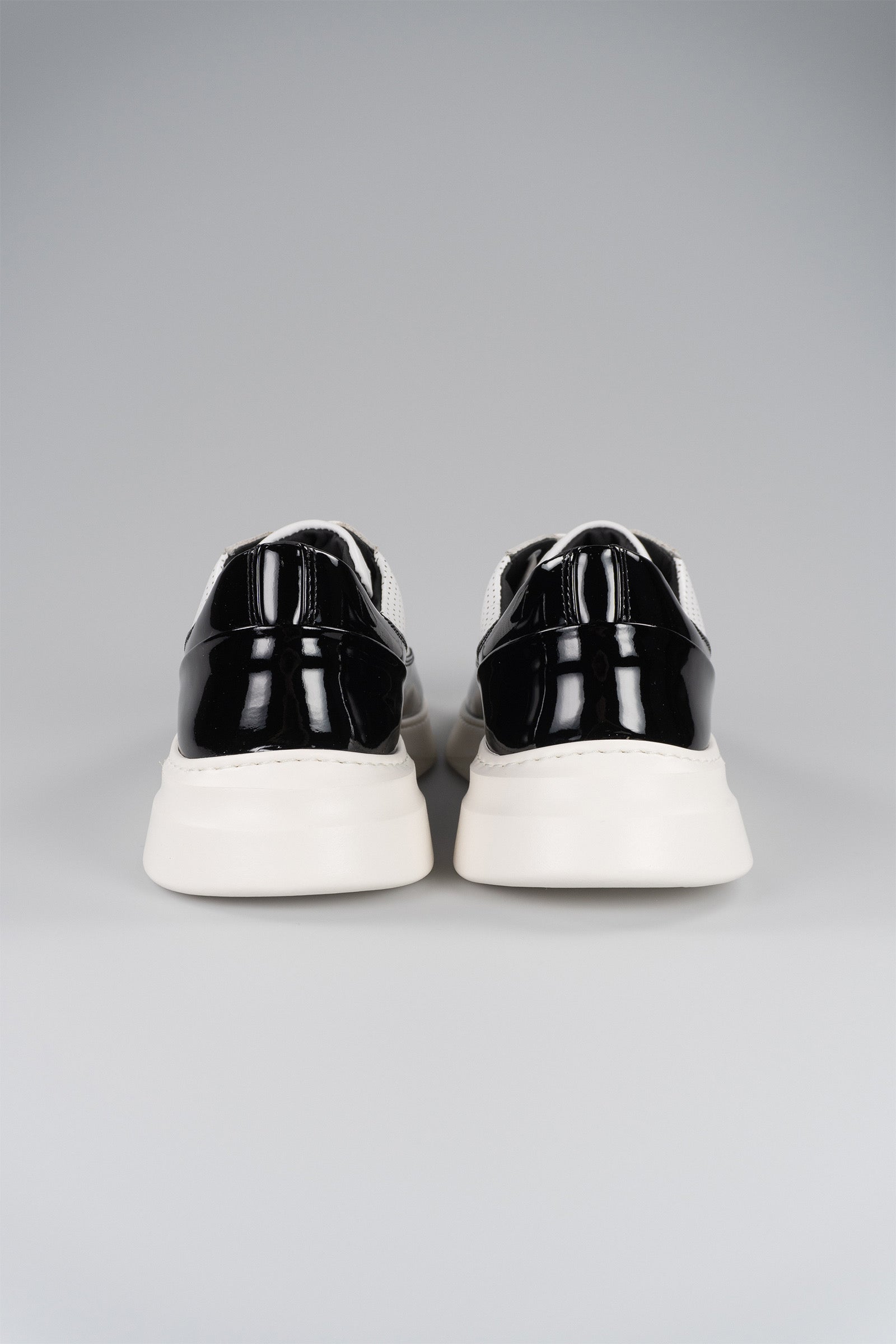 Showman Mens Sneaker In Midnight Black