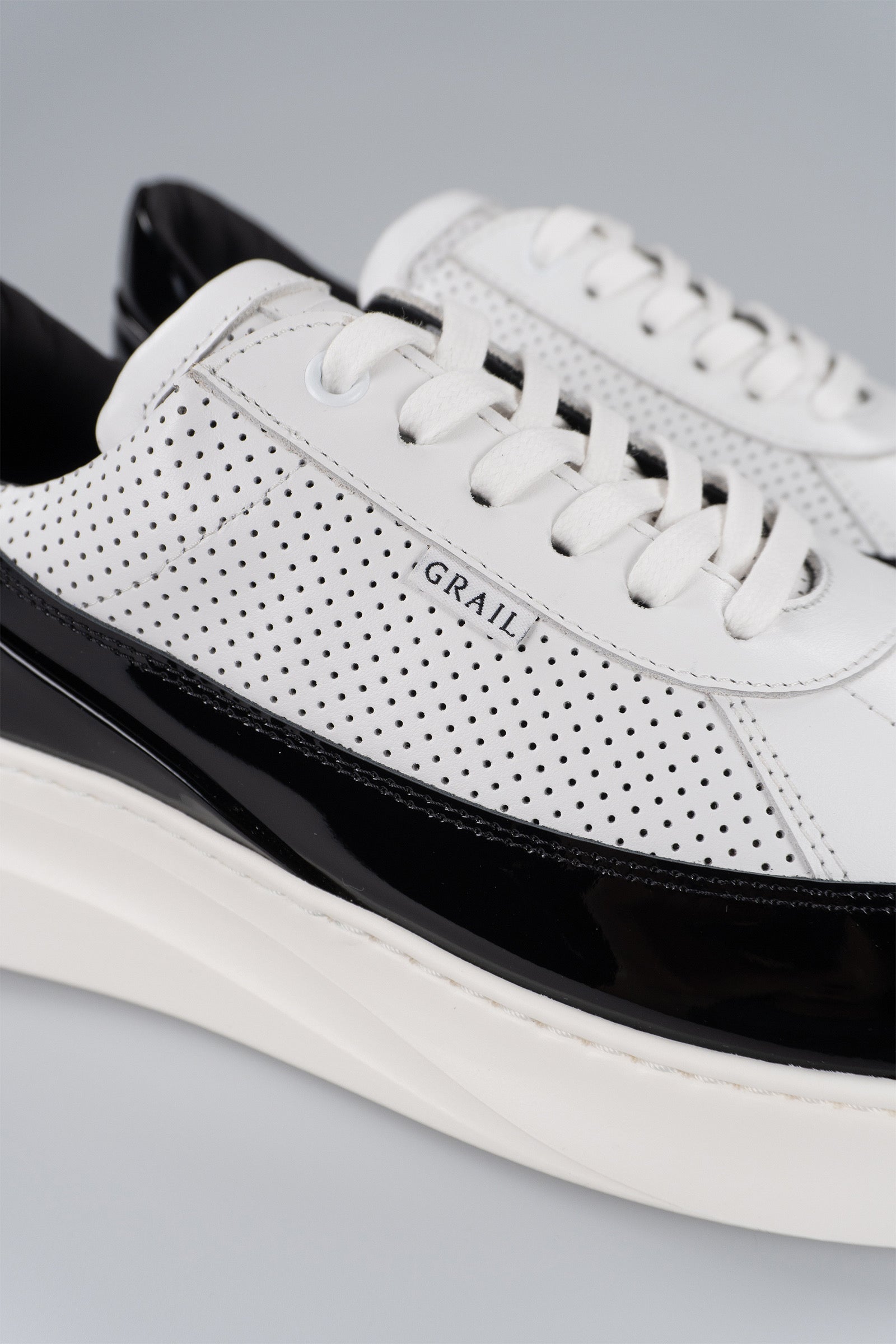 Showman Mens Sneaker In Midnight Black