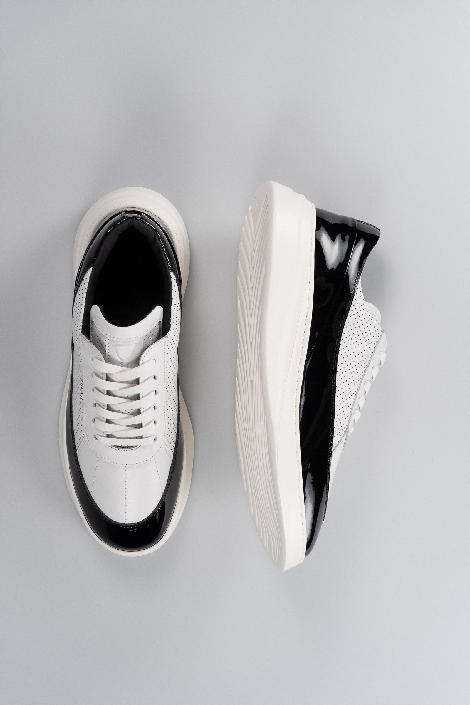 Showman Mens Sneaker In Midnight Black