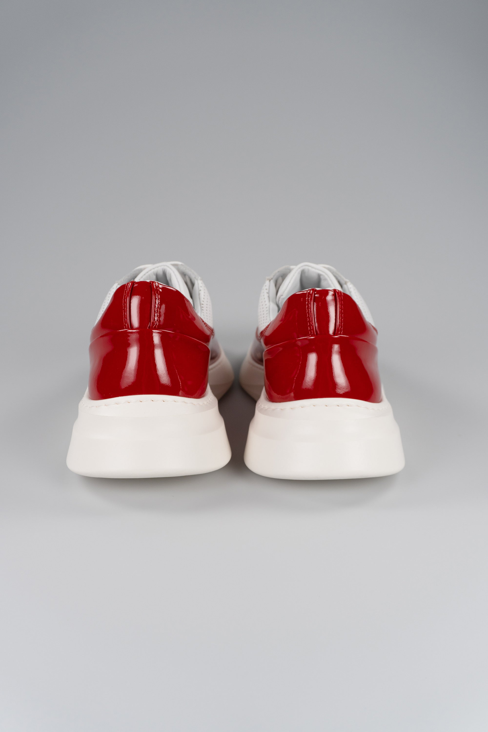 Showman Mens Sneaker In Adrenaline Red