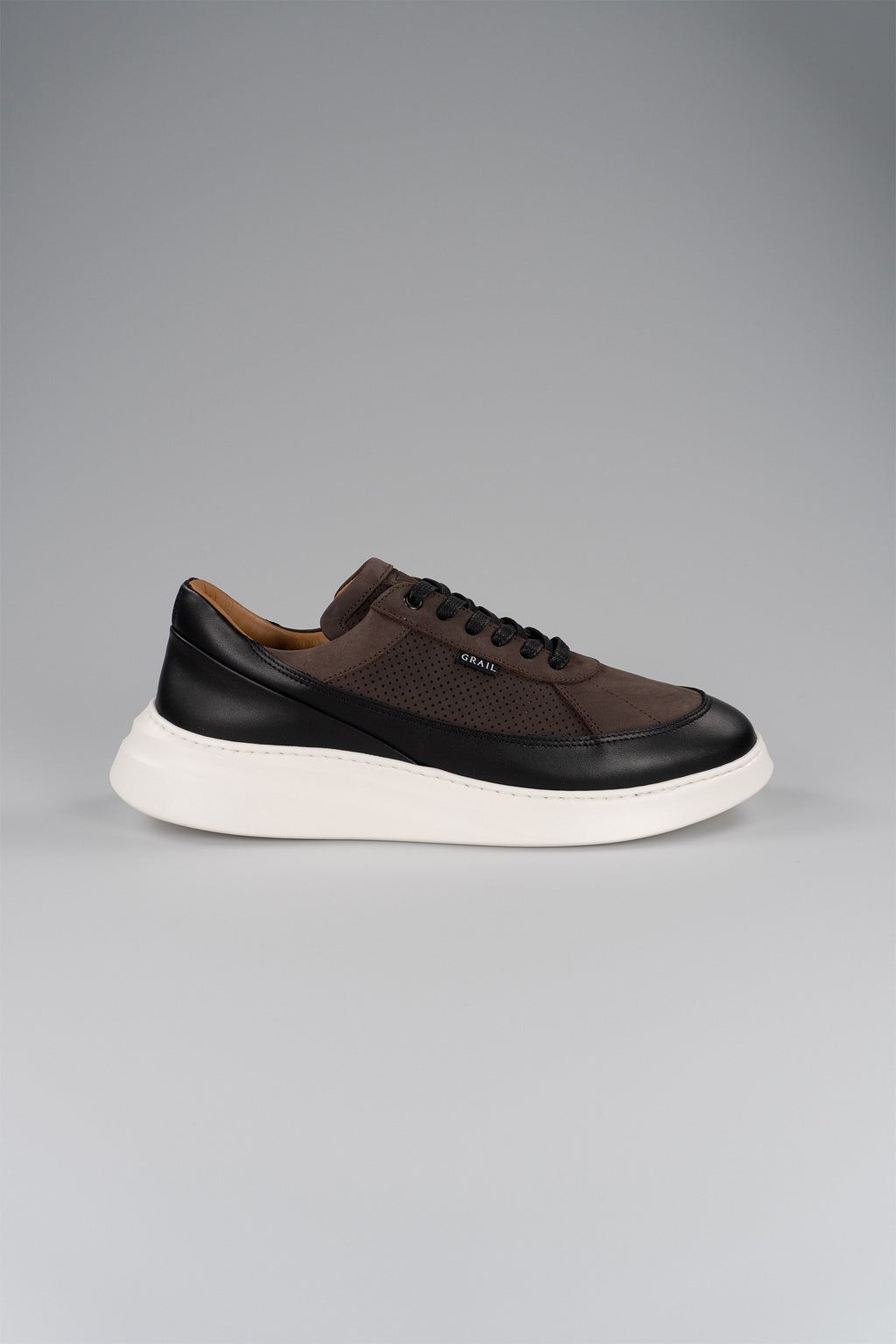 Showman Mens Sneaker In Black Coffee