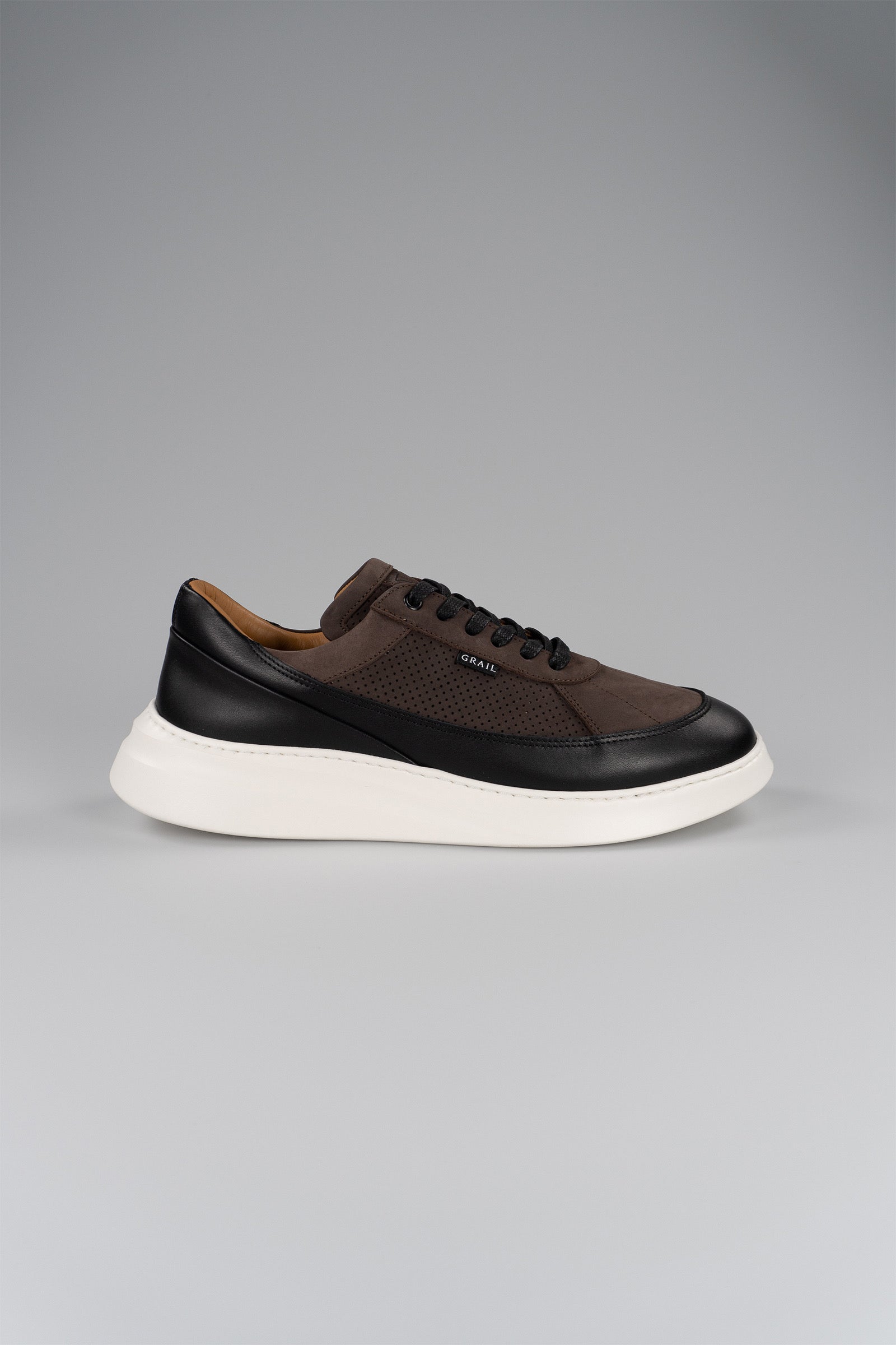 Showman Mens Sneaker In Black Coffee