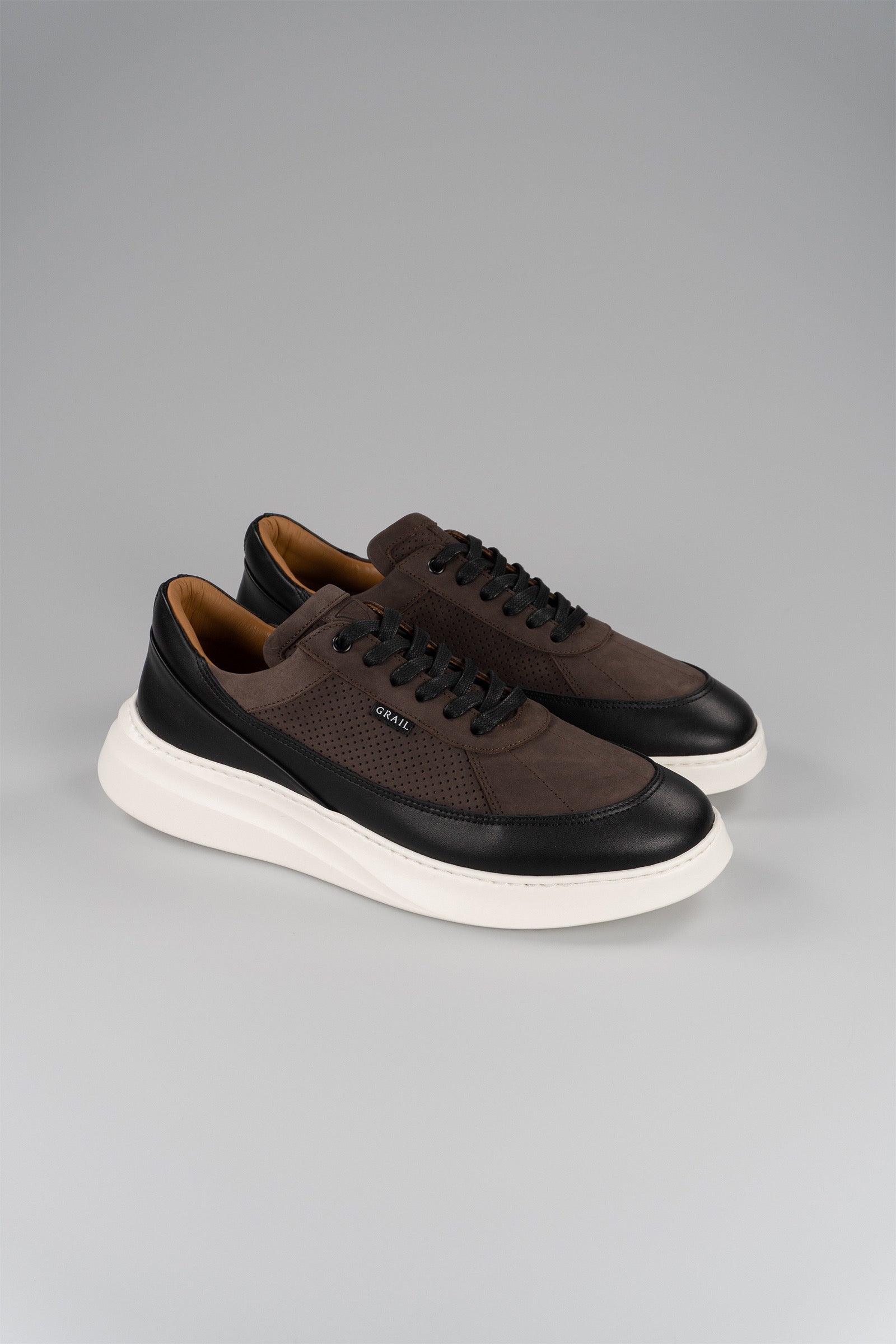 Showman Mens Sneaker In Black Coffee