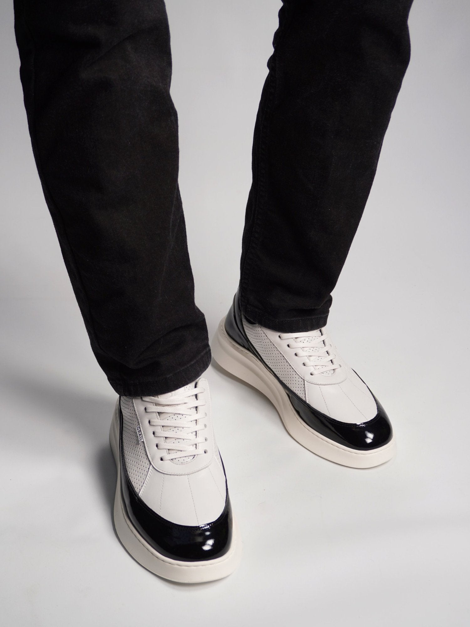Showman Mens Sneaker In Midnight Black