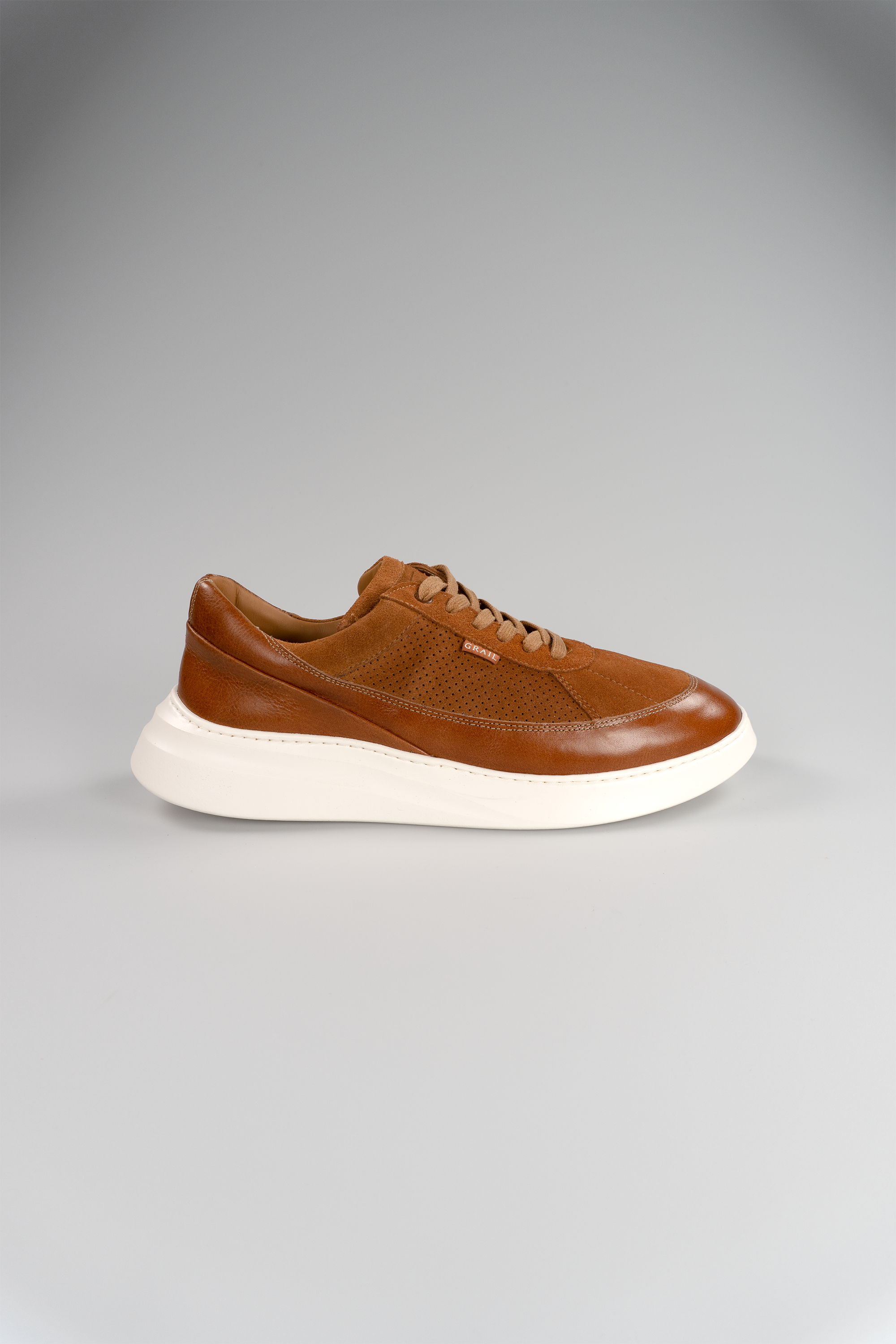 Showman Mens Sneaker In Cognac